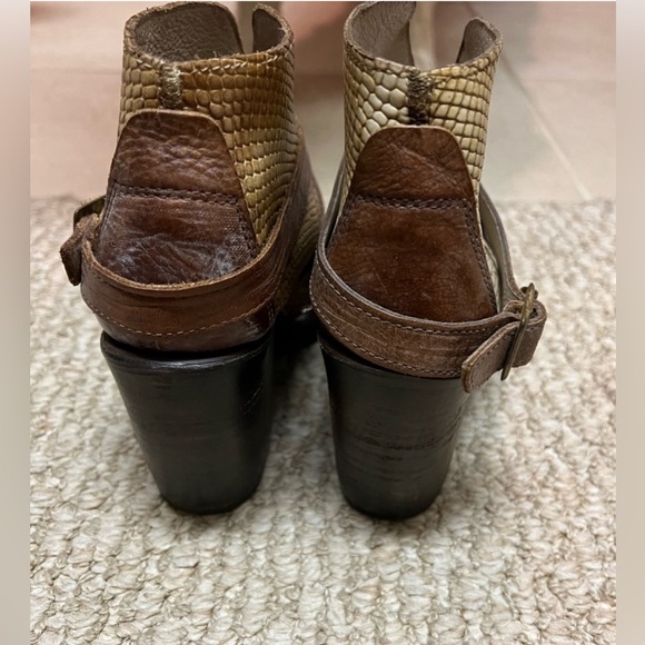 Freebird by Steven RATTLE booties, size 8 - Picture 8 of 10